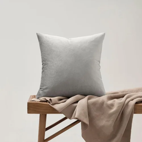 Vista 143 de GIGIZAZA Juego de 2 fundas de almohada doradas de terciopelo de 20 x 20 pulgadas para sofá Almohadas para sofá, tela texturizada suave de 9.88