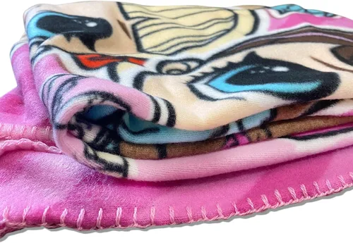 Vista 2 de The Snuggle is Real Surprise Doll - Manta de forro polar suave (Run The World)