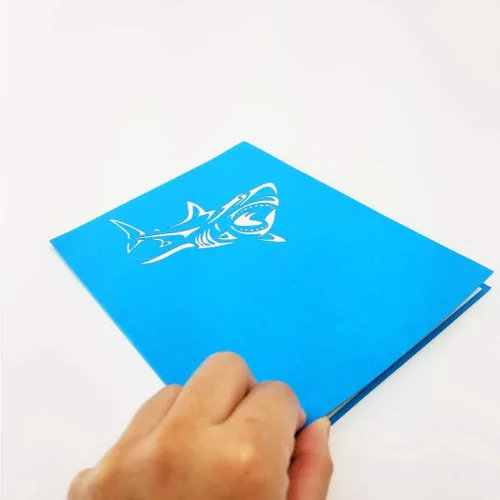Vista 2 de Tarjeta desplegable de tiburón blanco, tarjeta de felicitación emergente 3D – Tarjeta desplegable de cumpleaños en el océano, felicitaciones