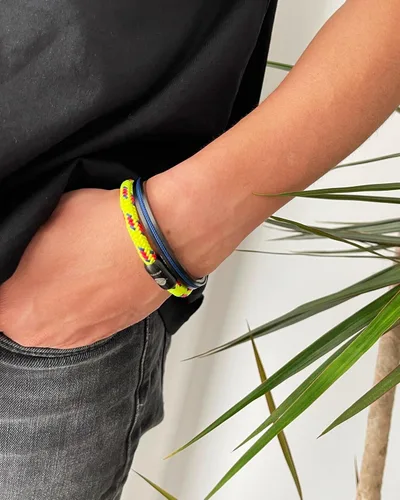 Vista 5 de Pulsera de cuerda náutica hecha a mano para hombres y mujeres, diseño elegante y duradero con encanto inspirado en la marina