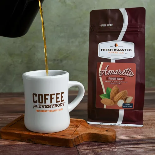 Vista 3 de Fresh Roasted Coffee, Amaretto - Café saborizado, 12 onzas, tostado medio, Kosher, grano entero