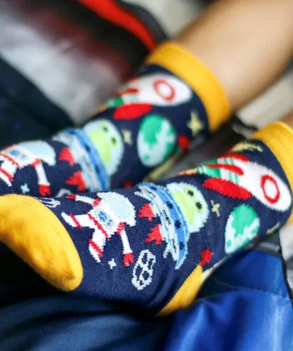 Vista 4 de Jefferies Socks Boys' Space Pirate Dinosaur Fun Colorful Pattern Crew Socks 6 Pack