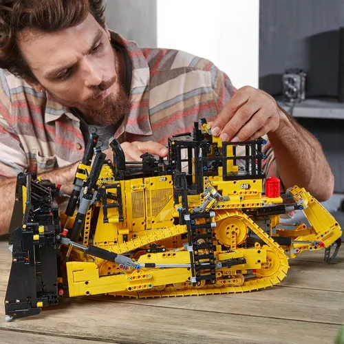 Vista 3 de LEGO Technic 42131 Cat D11 Controlada por aplicación (3,854 piezas)