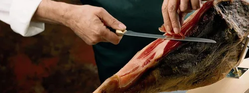 Vista 3 de Jamón Ibérico Alimentado con Hierba - La Nava - Hueso - In (16 a 18 Lb aprox) - 36 meses de crianza - Jamón curado en seco - Spain Gourmet