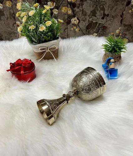 Vista 6 de 1 copa de cáliz de latón para vino, temática gótica, copa dorada, Navidad, regalos medievales renacentistas para comunión, Navidad, boda, aniversario
