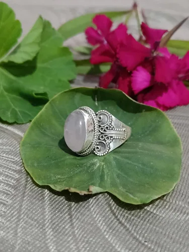 Vista 3 de Rose Quartz Gemstone Ring,925 Sterling Silver,Artistic Ring,Oval Shape Stone,Casual Wear,Designer Silver Ring,Engagement Ring,Promise Ring,Silver