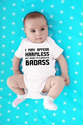 Vista 4 de CBTwear I May Appear Harmless - Ropa de bebé - Divertidos trajes para recién nacidos para niños y niñas