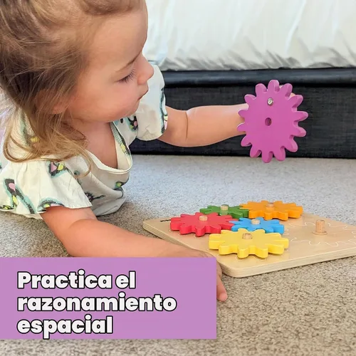 Vista 4 de Spark & Wow Spinny Gears - Tabla de engranajes de madera con 6 piezas en 3 tamaños Juguetes de causa y efecto Crea combinaciones coloridas