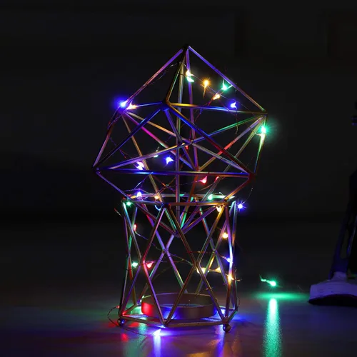 Vista 2 de Mikasol - Guirnalda de luces de pilas, 1 paquete de cadena de luces LED que funcionan con 3 pilas AAA, de alambre de cobre, luces para decoración