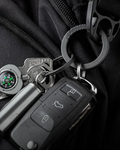Vista 15 de FEGVE Carabiner Keychain Clip with 2 Key Rings, Titanium Quick Release Keychain Small Carabiner Clip for Keys