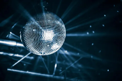 Vista 6 de Bola de discoteca de espejo de 2 unidades con cuerda adjunta para colgar anillo, refleja la luz, recuerdo de fiesta, 5 pulgadas (paquete de 2)