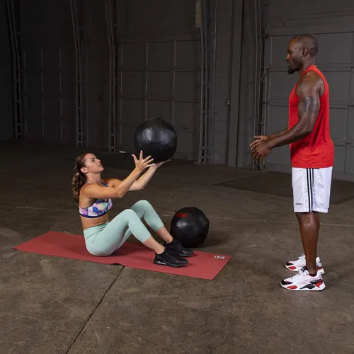 Vista 4 de Body-Solid Tools Dynamax - Pelota medicinal suave de alta calidad, bolas de pared que no rebotan para entrenamiento de fuerza, entrenamiento