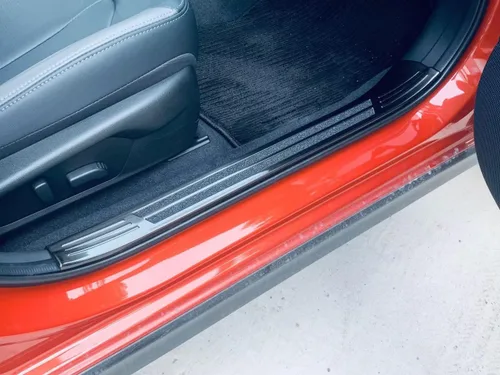 Vista 3 de Accesorios de automóvil compatibles con Subaru Crosstrek 2023-2026, placa interior del umbral de la puerta, cubierta protectora de arañazos, marco