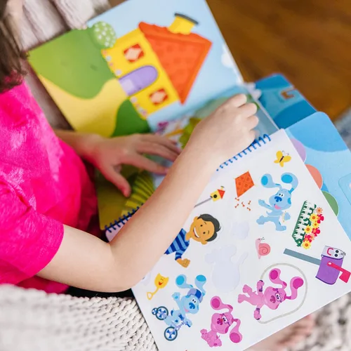 Vista 8 de Melissa & Doug Blue's Clues & You! Libreta de Pegatinas Reutilizables - Lugares que Blue Ama