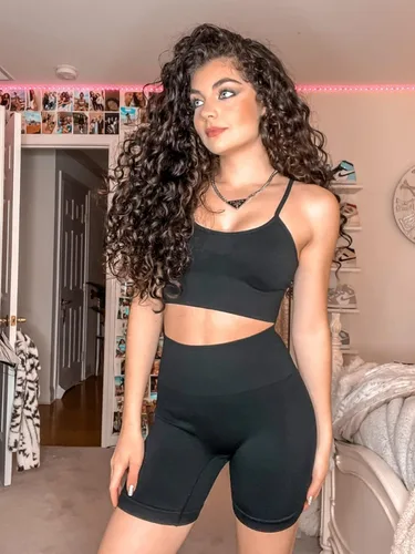 Vista 5 de Conjuntos de 2 piezas sin costuras para yoga y entrenamiento - con ombliguera de manga corta y pantalones cortos de tiro alto para correr