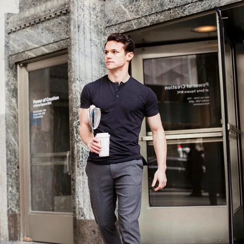 Vista 2 de COOFANDY Paquete de 3 camisetas Henley de manga corta para hombre, estilo casual, básicas, de verano, con bolsillo