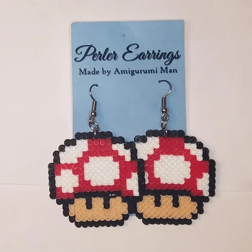 Vista 3 de Pendientes de hongos Perler – Orejas de acero inoxidable – 1UP / Power Up Setas