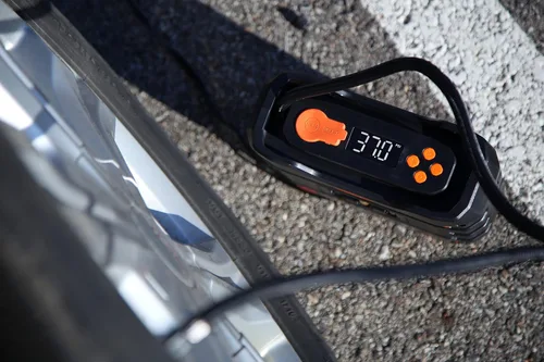 Vista 4 de WEN Compresor de aire portátil para inflador de neumáticos, 12 V, 90 PSI con estuche de transporte (AA2225)