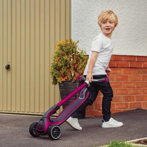 Vista 4 de Globber Ultimum Scooter Patineta de 3 ruedas para adultos y niños de 5 años Patineta plegable con cubierta segura y antideslizante y frenos