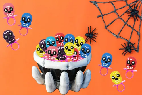 Vista 7 de Fruidles Anillos duros de calavera de Halloween, Día de los Muertos, envueltos individualmente (paquete de 12)