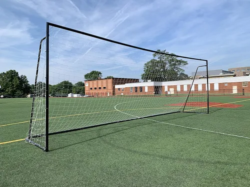 Vista 4 de Portería de fútbol de tamaño reglamentario de 24 x 8 pies con red de HDPE resistente a la intemperie. Acero galvanizado recubierto de polvo negro