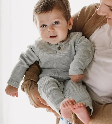 Vista 3 de Burt's Bees Baby Conjunto de body y pantalón para bebé, 100% algodón orgánico