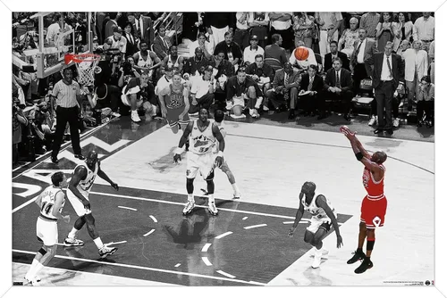Vista 13 de Trends International Michael Jordan - Póster de pared horizontal The Shot, 14.72 x 22.37 pulgadas, versión enmarcada de madera de granero