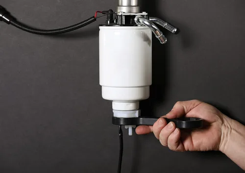 Vista 7 de ARES 14023 – Llave de filtro de agua en combustible de 4 en 1 – Diseño de 4 en 1 cubre todos los tamaños actuales de sensores OE y del mercado