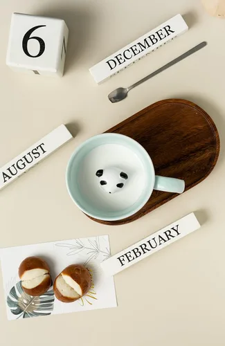 Vista 6 de DIHOclub Taza de cerámica de panda con animal 3D oculto, taza de figura de animal de dibujos animados hecha a mano, taza linda, regalo de Navidad
