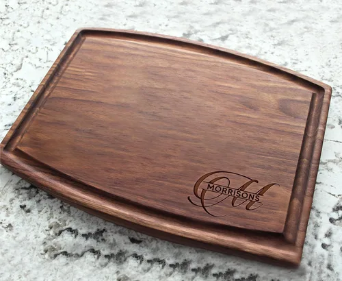 Vista 2 de Tablas de cortar personalizadas Madera Grabada Regalo de inauguración de la casa Tabla de cortar personalizada Mr Mrs Tabla de cortar grabada