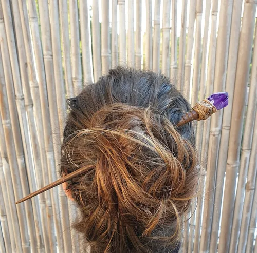 Vista 2 de Barra de pelo natural de piedra preciosa curativa de cuarzo ahumado con madera tallada a mano, regalos hechos a mano, estilo bohemio, reiki
