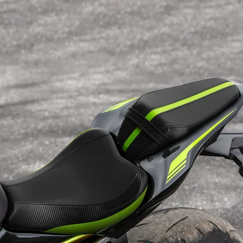 Vista 3 de C.C. RIDER Asiento de piloto para conductor y pasajero apto para Kawasaki Z900 2017-2024 07-Negro+Verde