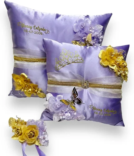 Vista 16 de Almohada para zapatos de quinceañera, azul, hecha a mano y personalizada para ti.
