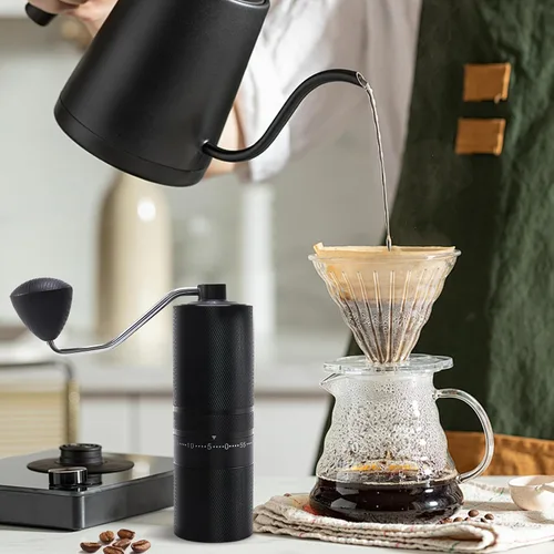 Vista 7 de Molinillo de café manual con ajustes de molienda ajustables, cepillo y portafiltro de acero inoxidable (negro)
