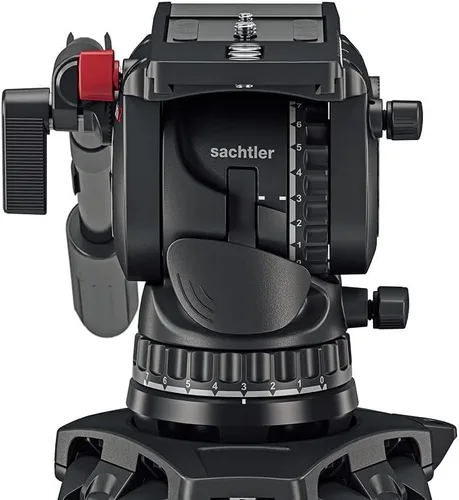 Vista 2 de Sachtler aktiv12T - Cabezal fluido de 3.937 in con trípode de fibra de carbono Flowtech 100 y esparcidor de tierra