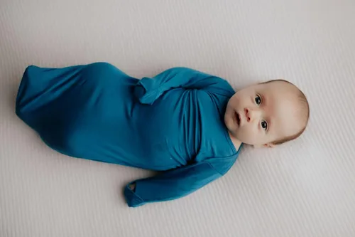 Vista 100 de Three Little Tots Vestido de corbata anudada para bebé recién nacido - Bebé
