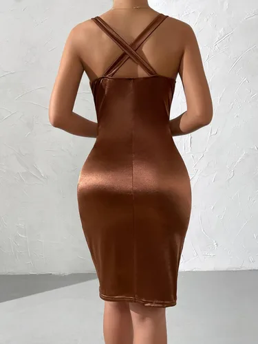 Vista 2 de Floerns Vestido corto para mujer con espalda entrecruzada, sin mangas, cuello profundo, fruncido, entallado