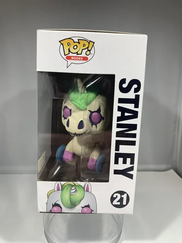 Vista 2 de Funko Pop Five Nights at Freddy's The Twisted Ones Stanley # 21 (Hot Topic) Figura de vinilo exclusiva de la FNAF