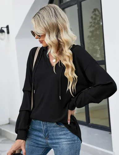 Vista 4 de Conmite Sudaderas con capucha para mujer, cuello en V, manga larga, color liso, con cordón, casual, sueltas, Negro