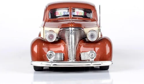 Vista 6 de Motormax 1939 Chevrolet Coupe Lowrider 1:24 Modelo fundido a troquel marrón/crema Get Low Series 79028 por All Star Toys