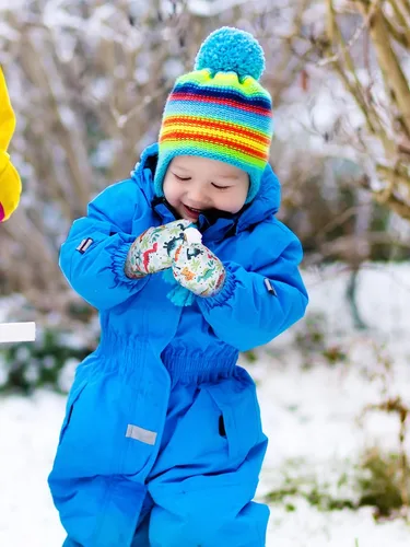 Vista 5 de SATINIOR 2 pares de manoplas impermeables para niñas, guantes de nieve para niños, guantes de esquí cálidos y gruesos para actividades al aire libre