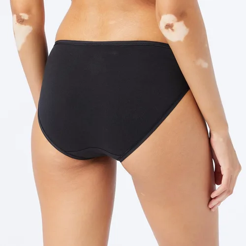 Vista 4 de Tienda Essentials - Ropa interior de algodón y de pierna alta para mujer disponible en talla extragrande paquete múltiple