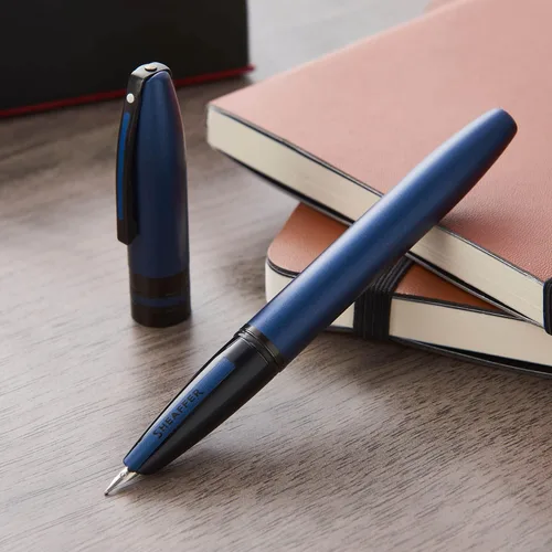 Vista 6 de Sheaffer Icon Metallic Blue E0911053 - Pluma estilográfica, color azul metálico con aplicaciones PVD en negro brillante
