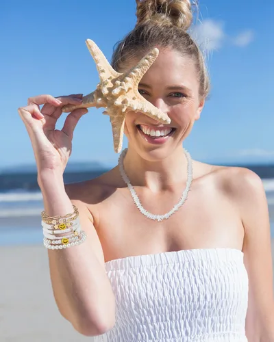 Vista 18 de Preppy Heishi - Juego de pulseras de surfista para niñas adolescentes, bonitos aretes estéticos, anillos estéticos preppy coloridos de oro blanco