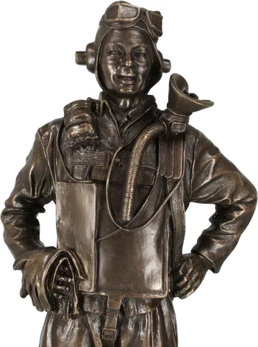 Vista 6 de Ebros Gift Estatua de piloto de avión a reacción de la Segunda Guerra Mundial de 11.75 pulgadas de alto, batalla de Midway, portaaviones navales