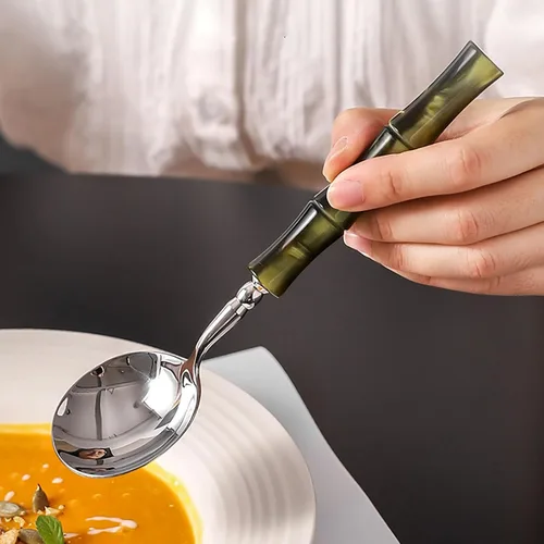 Vista 6 de Cubiertos de bambú de acero inoxidable 18/8, juego de cubiertos de 24 piezas con mango de bambú, servicio para 6, utensilios de bambú juego