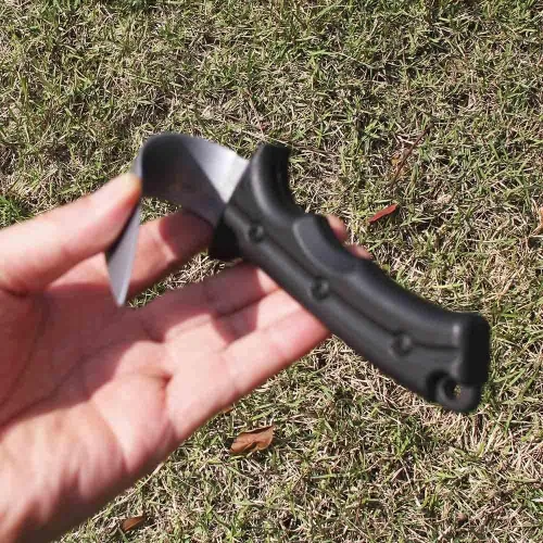 Vista 4 de zonzxcv 2 cuchillos falsos de utilería para niños, cuchillo falso inofensivo y seguro para fiesta de Halloween de 10 pulgadas (caqui)