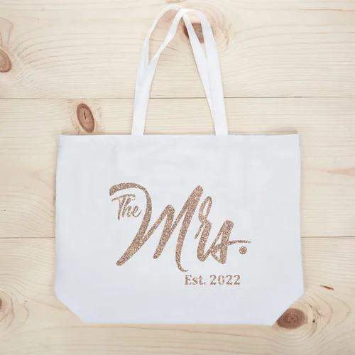 Vista 2 de ELEGANTPARK Future The Mrs. EST. 2022 - Bolso de hombro personalizado para boda, despedida de soltera, regalo de despedida de soltera, color blanco