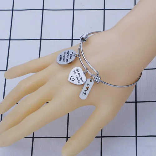 Vista 2 de LACAKU - Pulsera para niño, Kpop, BTS, Bangtan, dijes con textos en inglés, amarte a ti mismo, A.R.M.Y, regalo de joyería para niños, acero