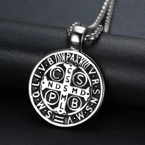 Vista 5 de Collar con colgante de exorcismo de San Benito para hombre, acero inoxidable, cruz católica romana, protección de demonios, cazador de fantasmas